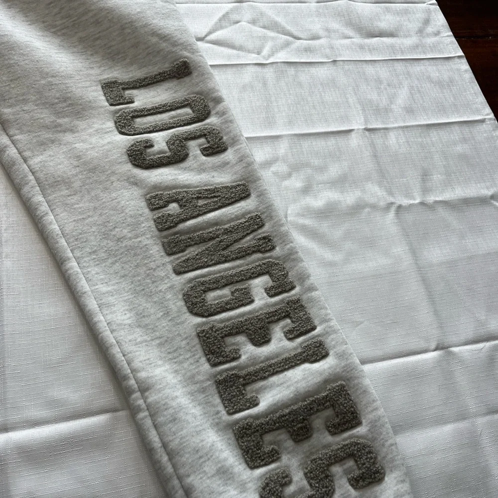 Women's Gray Joggers with Los Angeles Print - Picture 4 of 6